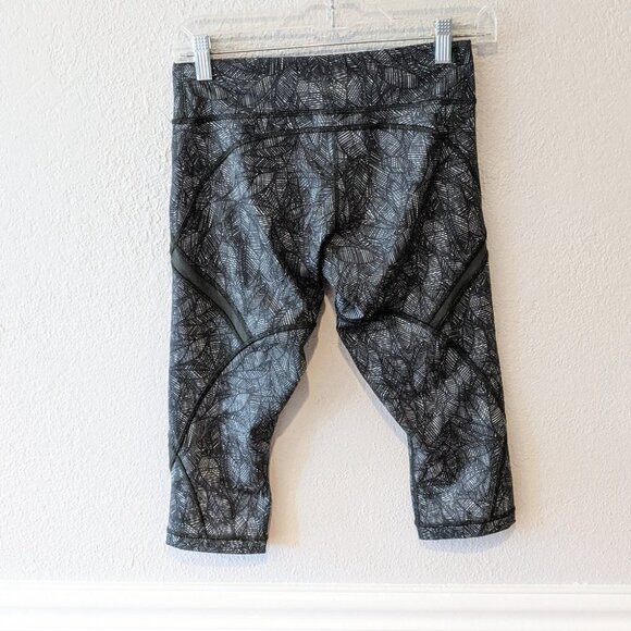 Lululemon Cool To Street Crop in Jazzy White Gator Green Size 6 Style# W6F59S - Picture 5 of 9